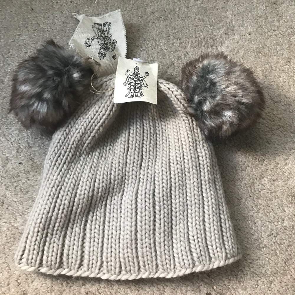 2 Pom Beanie